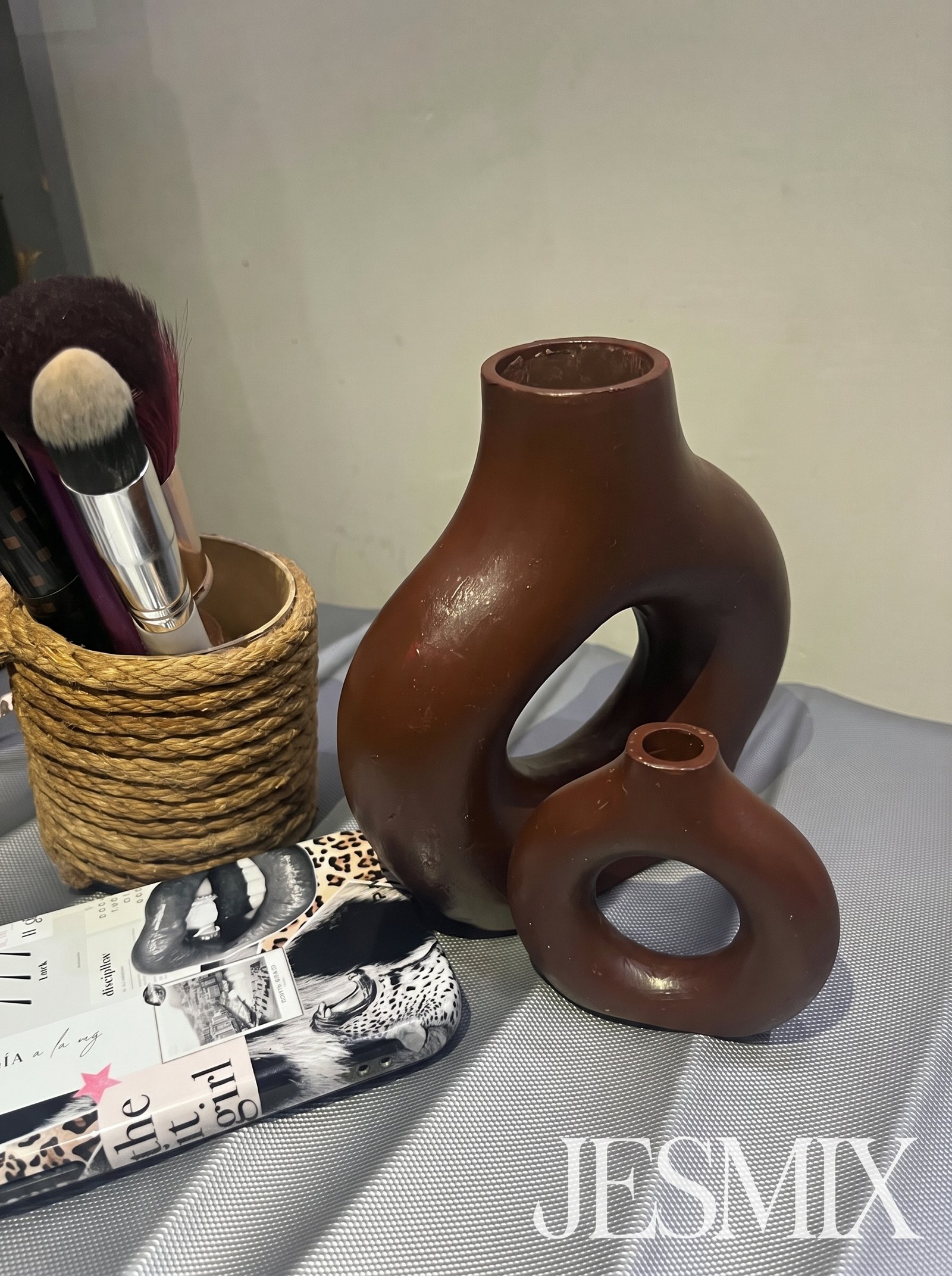 JESMIX Handcrafted 2-Piece Donut Vase Set – Contemporary Minimalist Hollow Circular Vases - Image 4